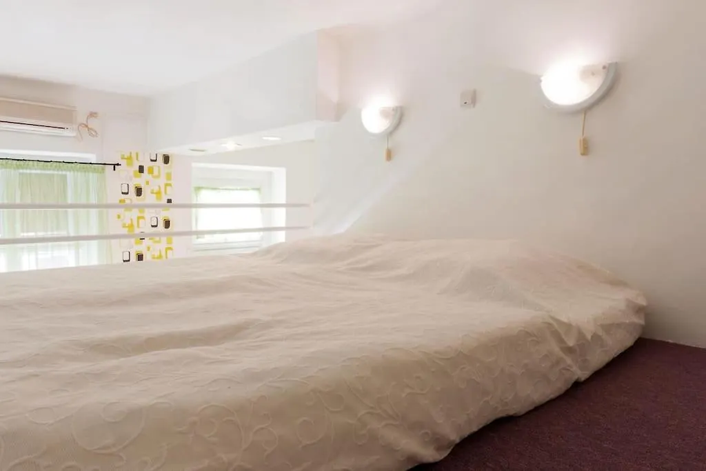 Dora'S Calm Nest Over The Chestnut Tree Apartment Budapest