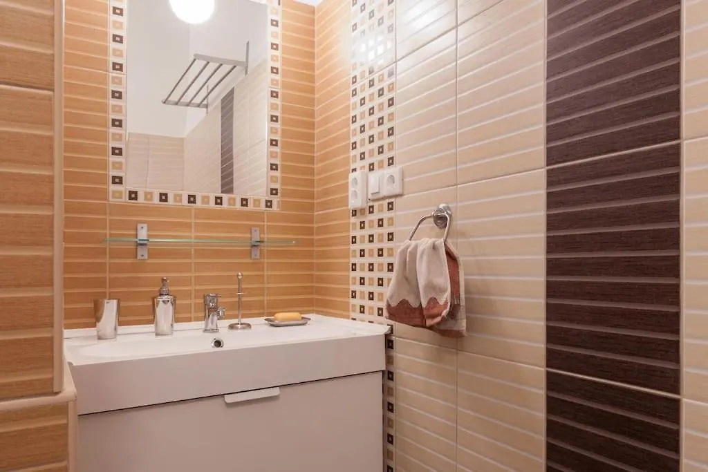 Dora'S Calm Nest Over The Chestnut Tree Apartment Budapest